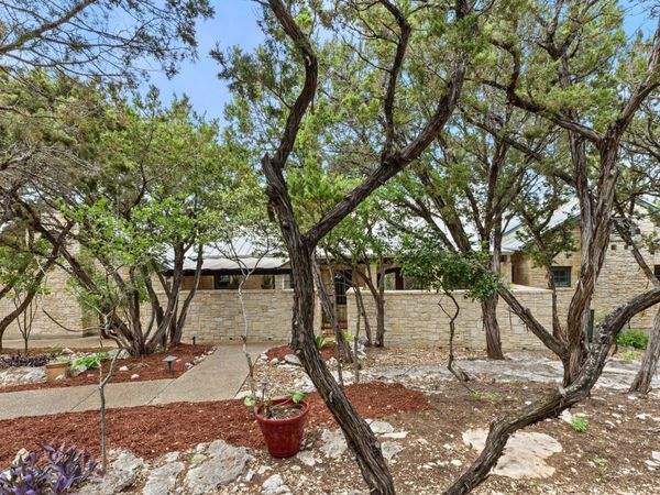 15529 Escarpment Oak, Helotes, TX 78023