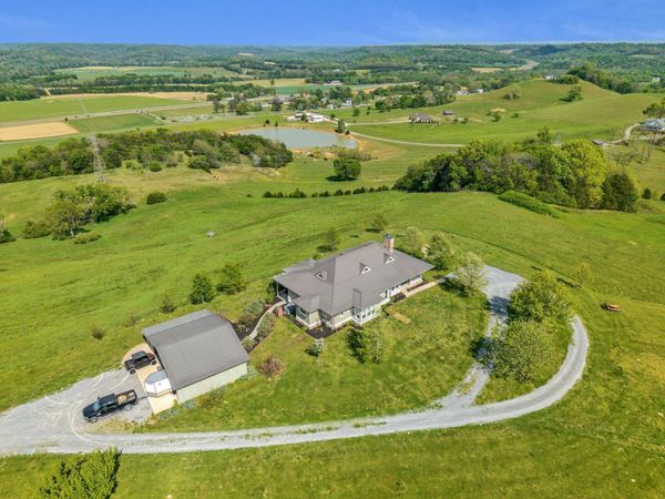 39 Fayetteville Road, Fayetteville, TN 37334