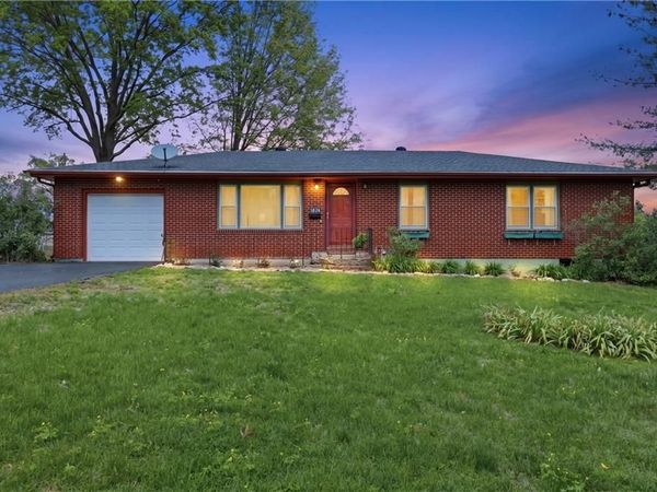 16314 E Pacific Avenue, Independence, MO 64050