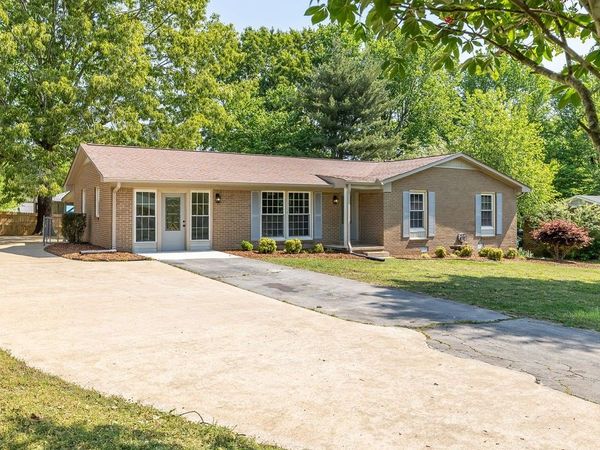 1606 Whippoorwill Dr , Lawrenceburg, TN 38464