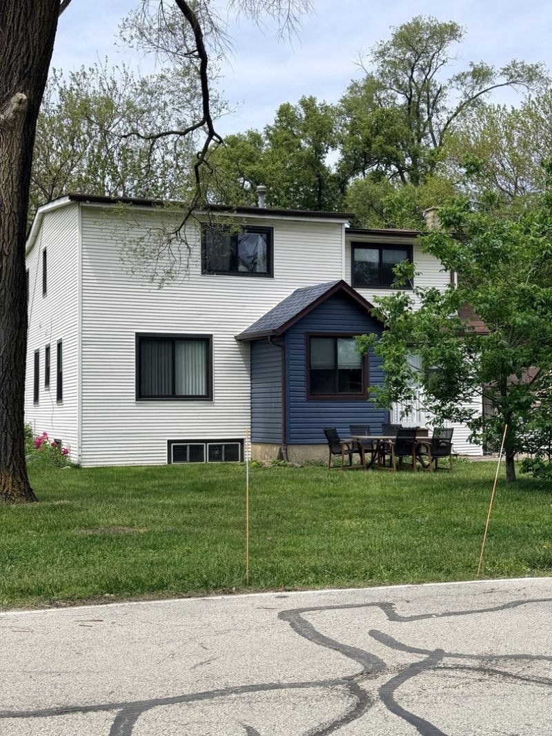 1596 Oxford Lane, Des Plaines, IL 60016