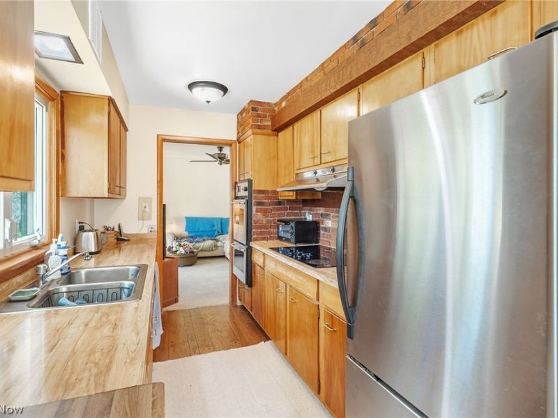 1280 Beechview Drive , Vermilion, OH 44089 Photo 8