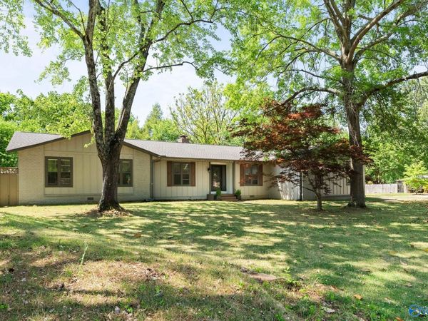 7901 Mcintosh Circle SE, Huntsville, AL 35802