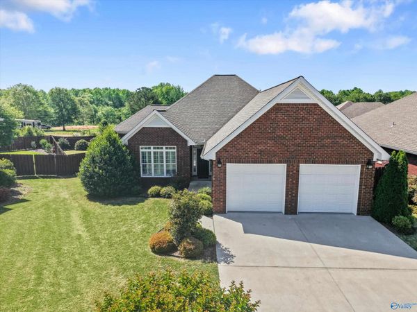 108 Canterbury Circle, Arab, AL 35016