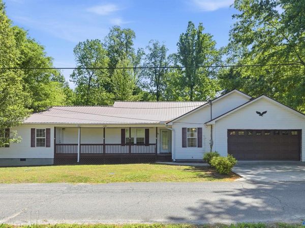 197 Holcomb Road, Guntersville, AL 35976
