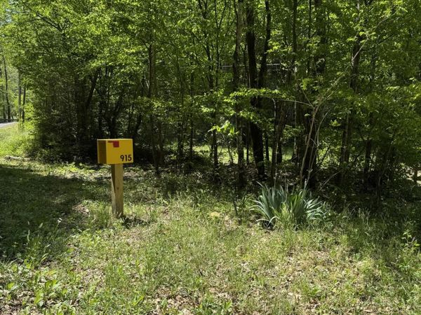 915 Chestnut Valley Road , Vonore, TN 37885