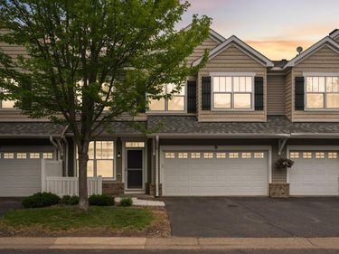 3049 Chamberlain Street N, Unit 6, Maplewood, MN 55109