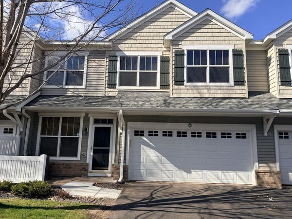 3049 Chamberlain Street N, Unit 6, Maplewood, MN 55109