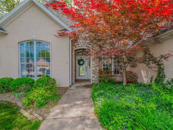 4410 W Arlington Drive , Rogers, AR 72758