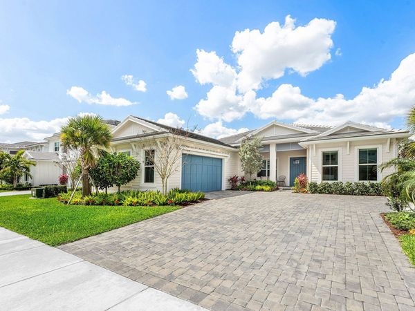 9256 Crestview Circle, Palm Beach Gardens, FL 33412