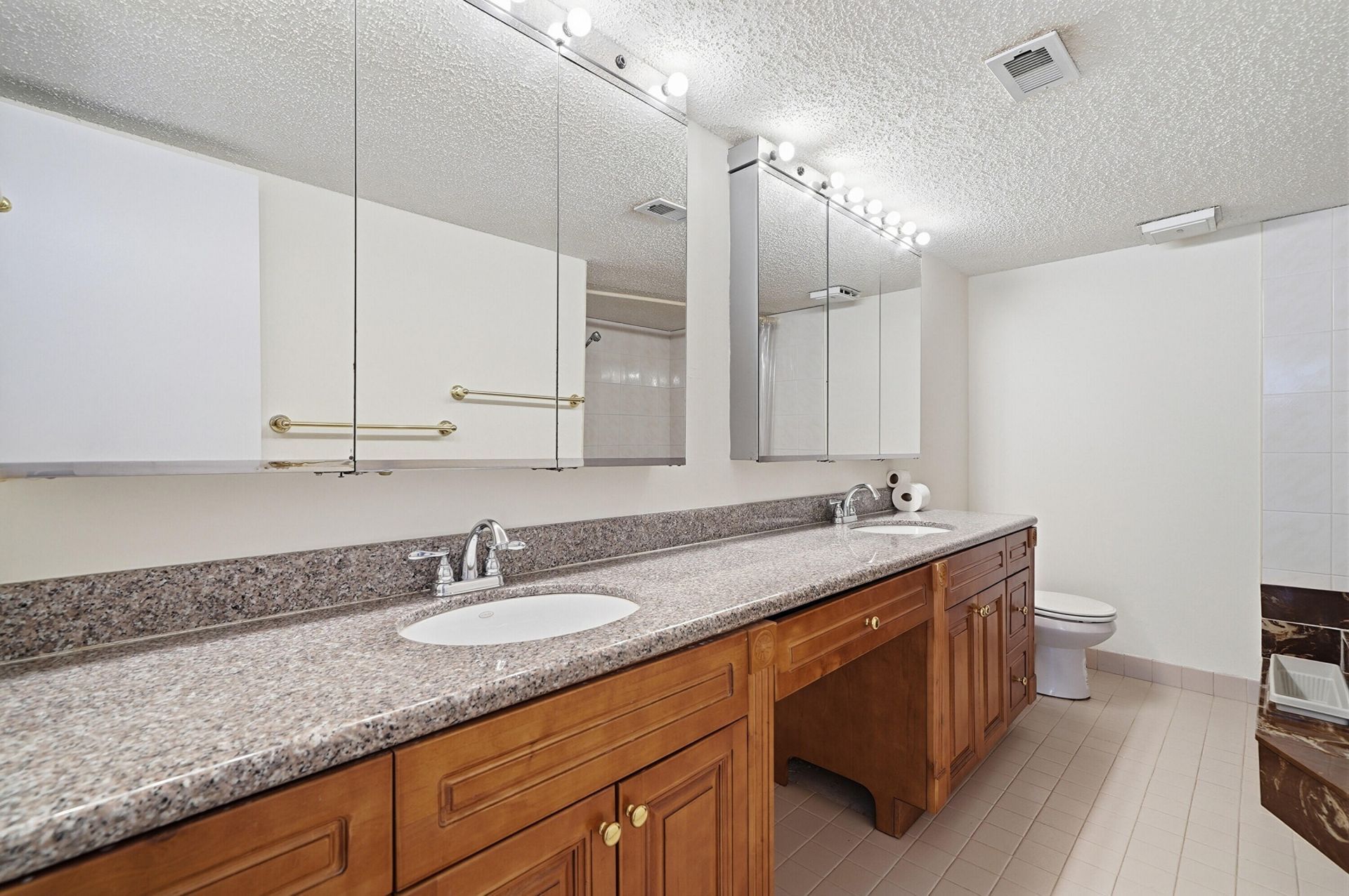 20615 NE 7th Court, Miami, FL 33179 Photo