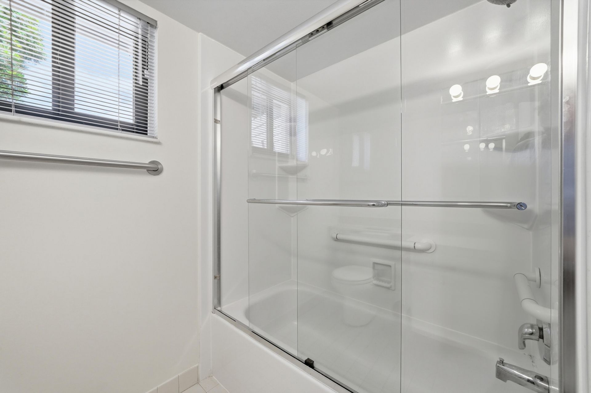 20615 NE 7th Court, Miami, FL 33179 Photo