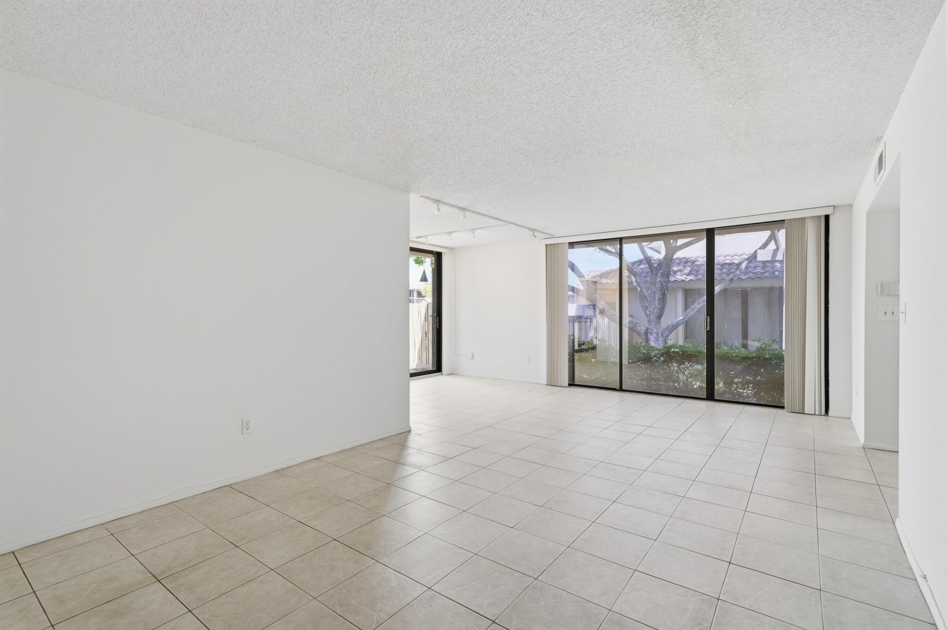 20615 NE 7th Court, Miami, FL 33179 Photo