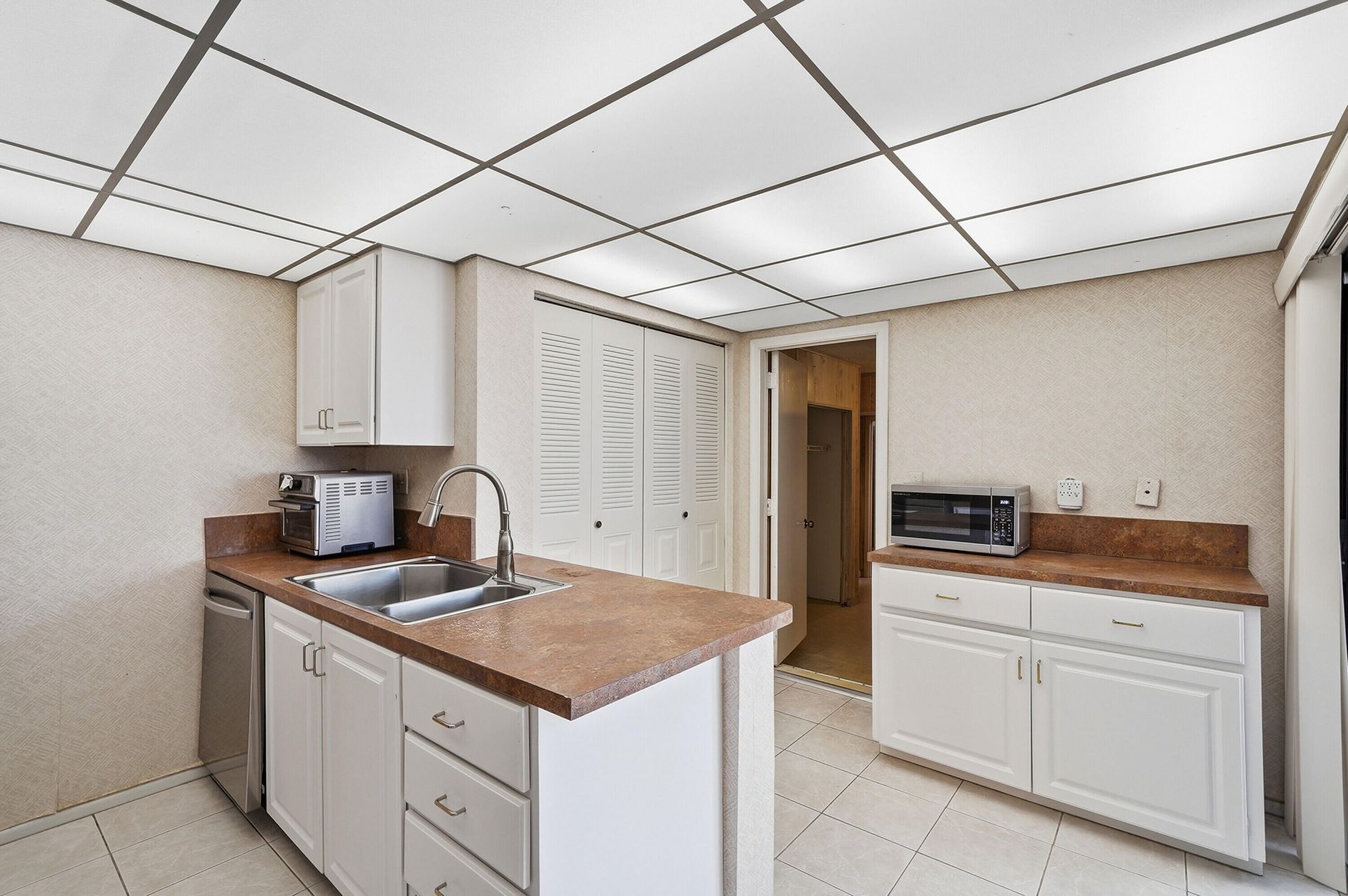 20615 NE 7th Court, Miami, FL 33179 Photo