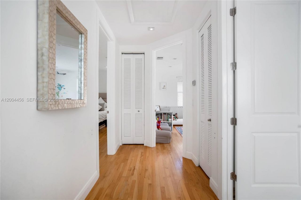 152 SW 20th Rd , Miami, FL 33129 Photo