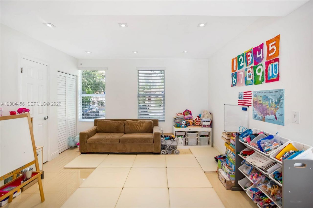 152 SW 20th Rd , Miami, FL 33129 Photo