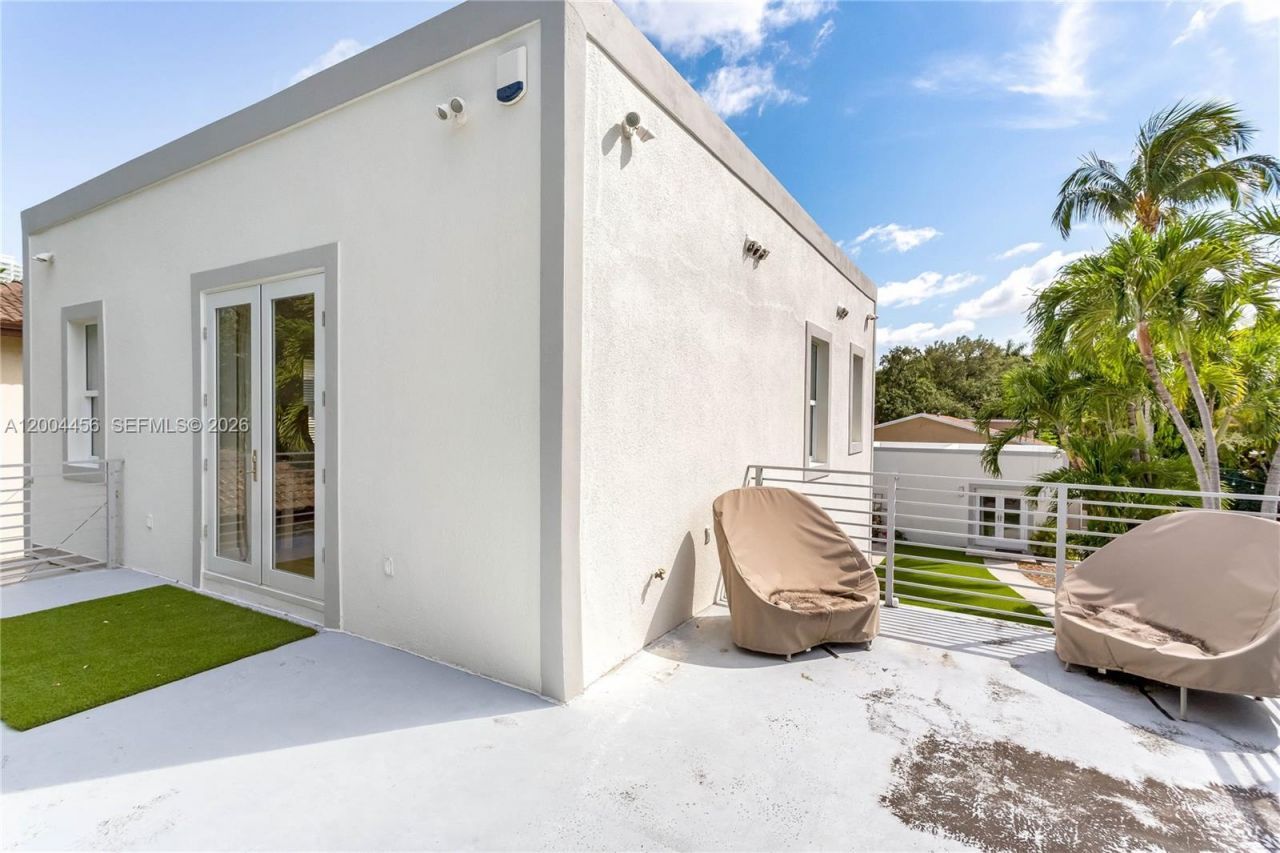 152 SW 20th Rd , Miami, FL 33129 Photo