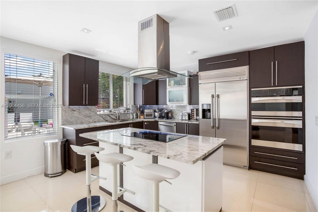 152 SW 20th Rd , Miami, FL 33129 Photo