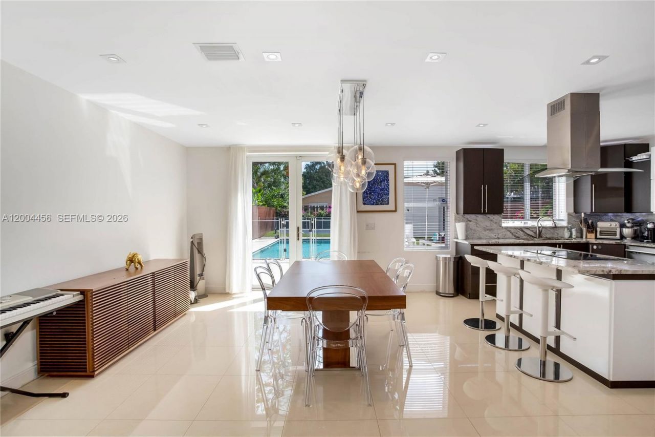 152 SW 20th Rd , Miami, FL 33129 Photo