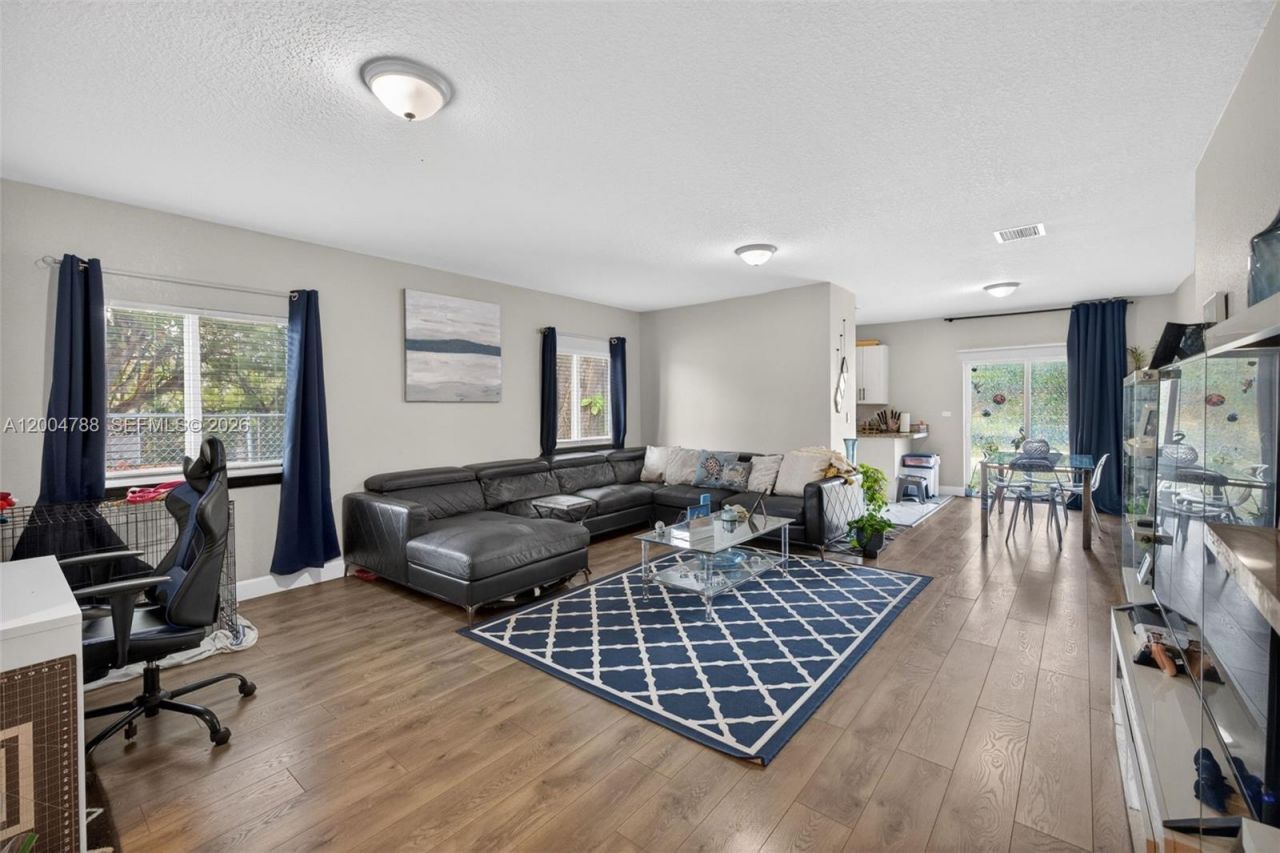 375 NW 28th Ave , Fort Lauderdale, FL 33311 Photo