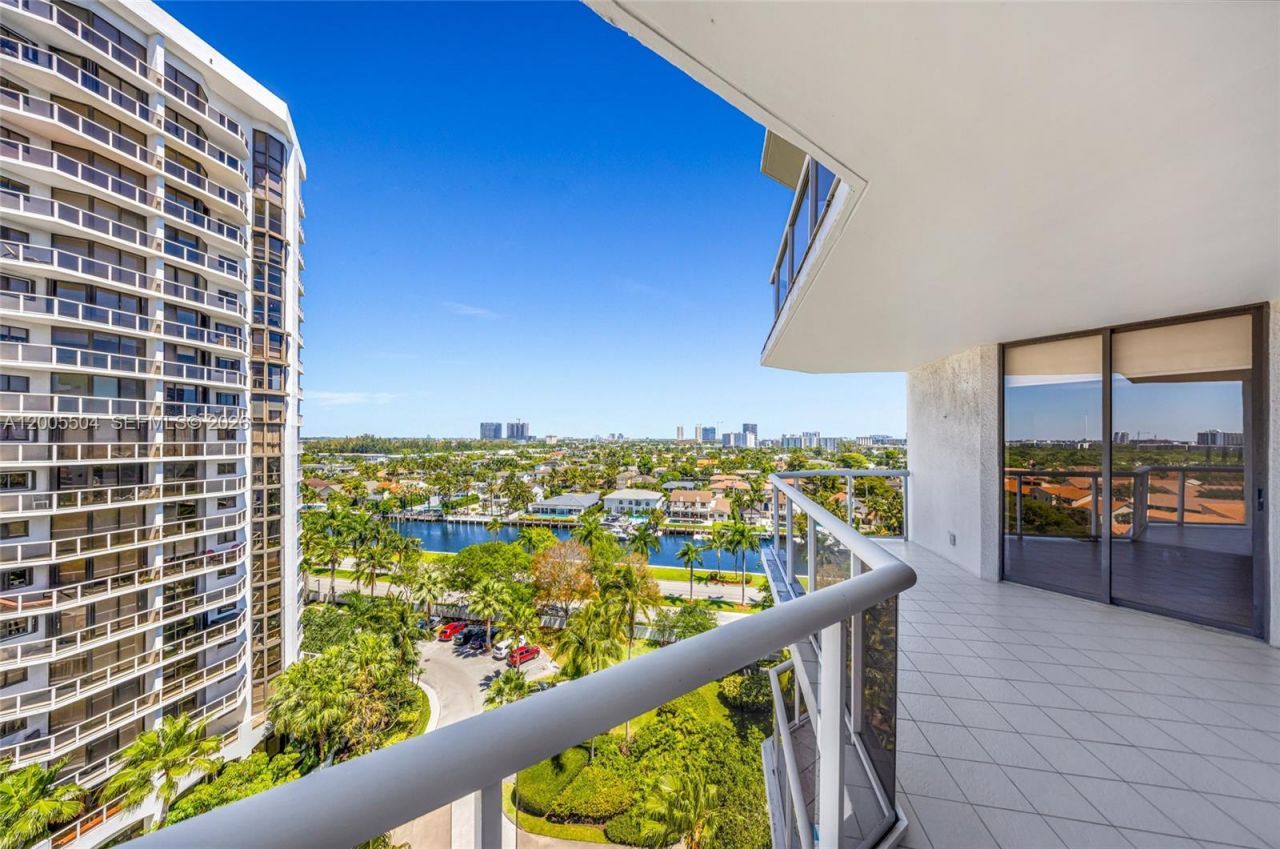 3610 Yacht Club Dr, Unit 1016, Aventura, FL 33180 Photo