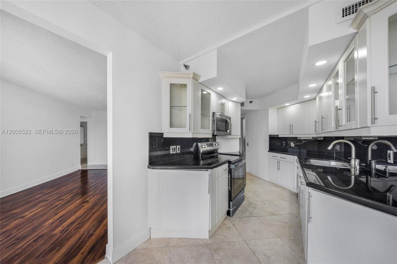 3610 Yacht Club Dr , Unit 1016, Aventura, FL 33180 Photo