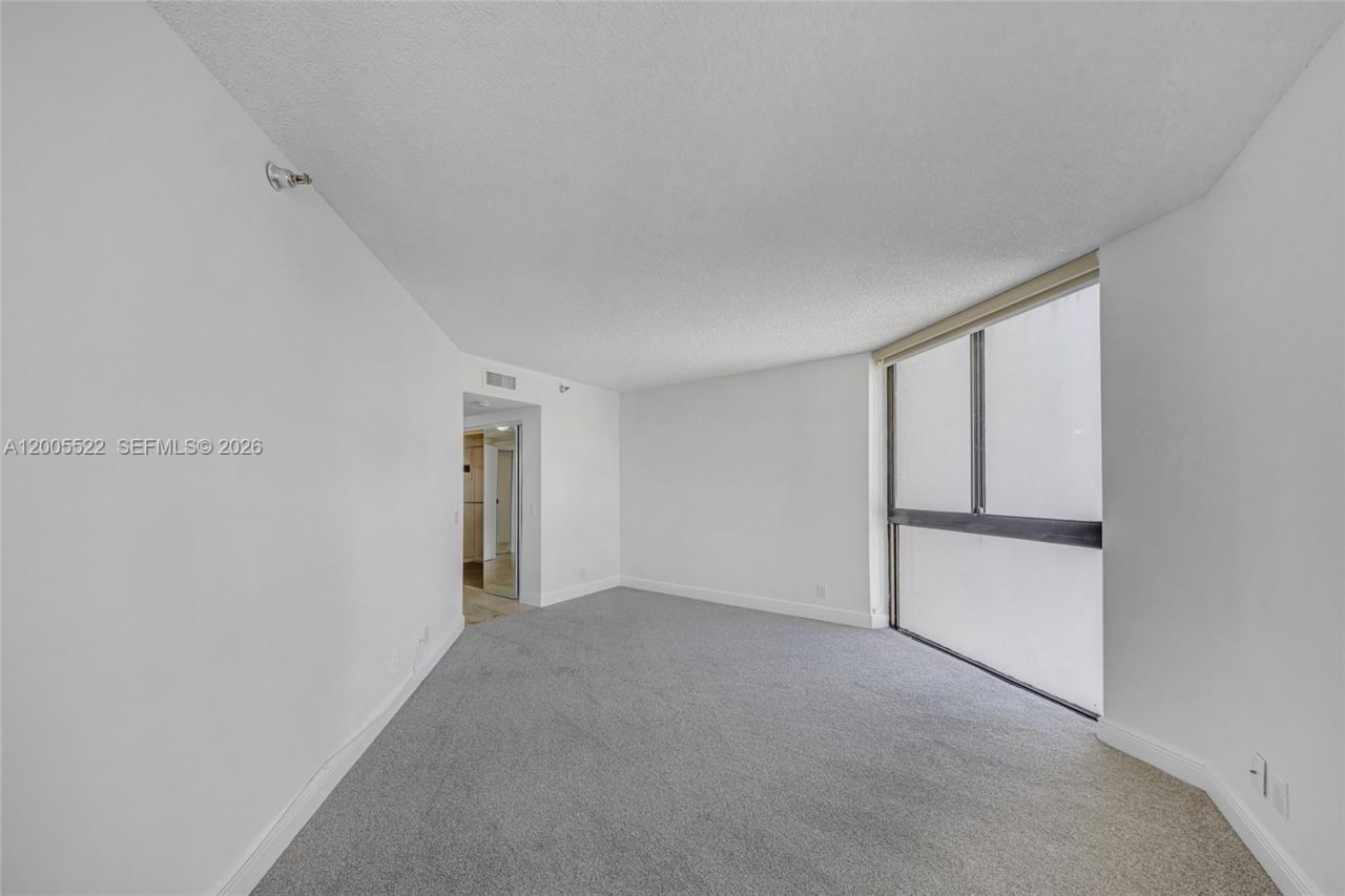 3610 Yacht Club Dr , Unit 1016, Aventura, FL 33180 Photo