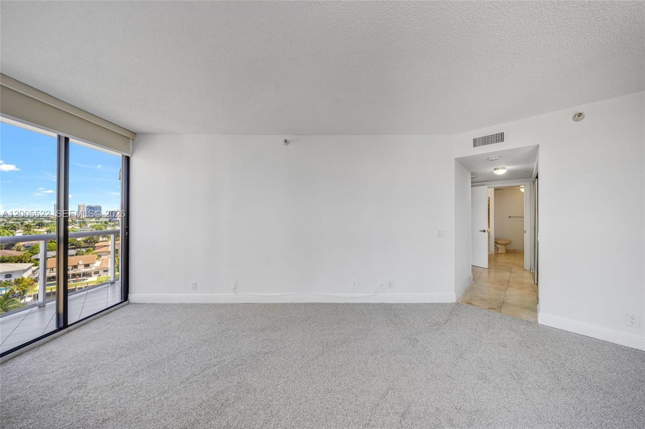 3610 Yacht Club Dr , Unit 1016, Aventura, FL 33180 Photo