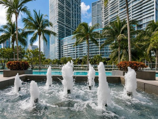 901 Brickell Key Blvd, Unit 1009, Miami, FL 33131