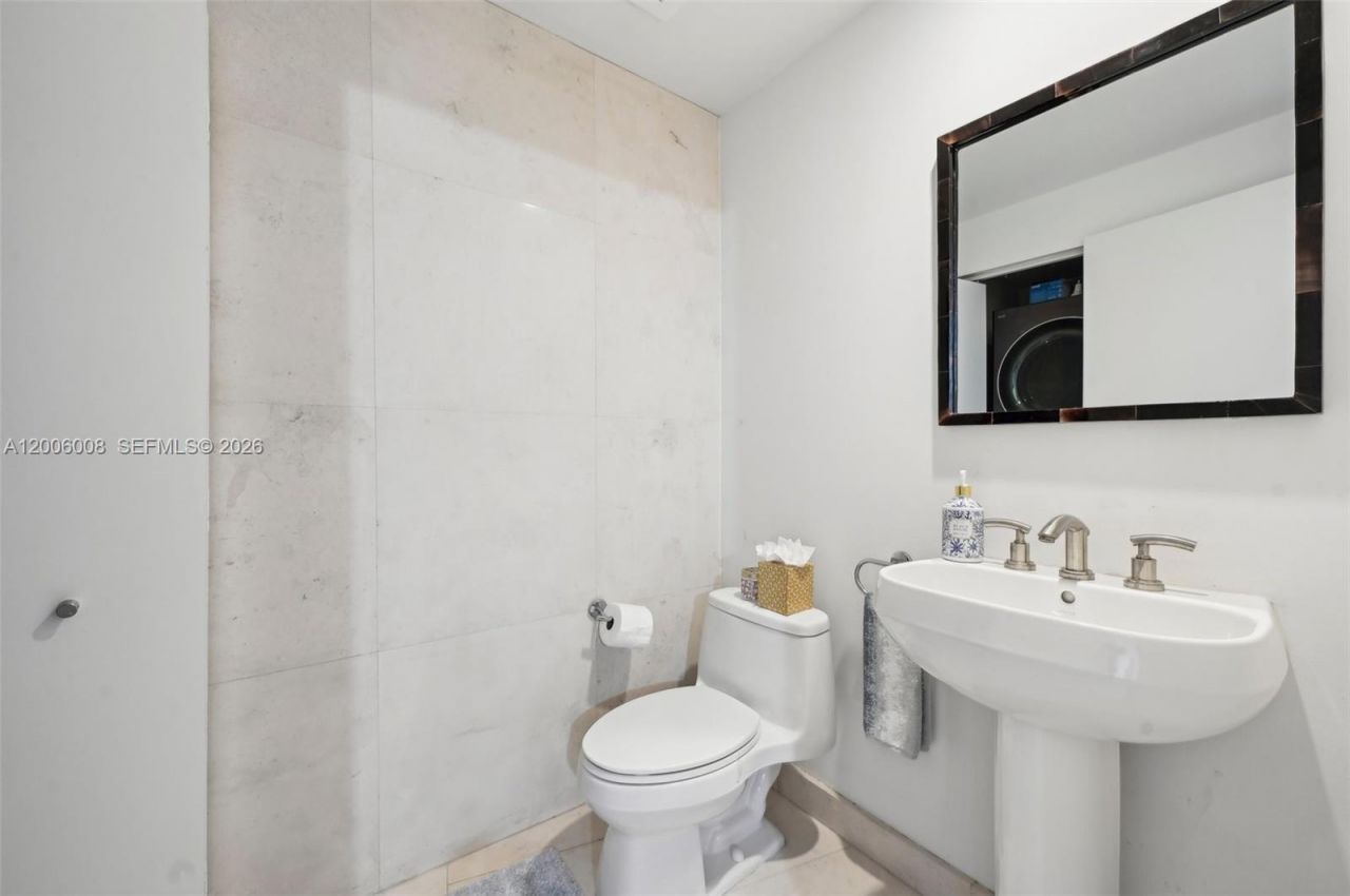 901 Brickell Key Blvd, Unit 1009, Miami, FL 33131 Photo