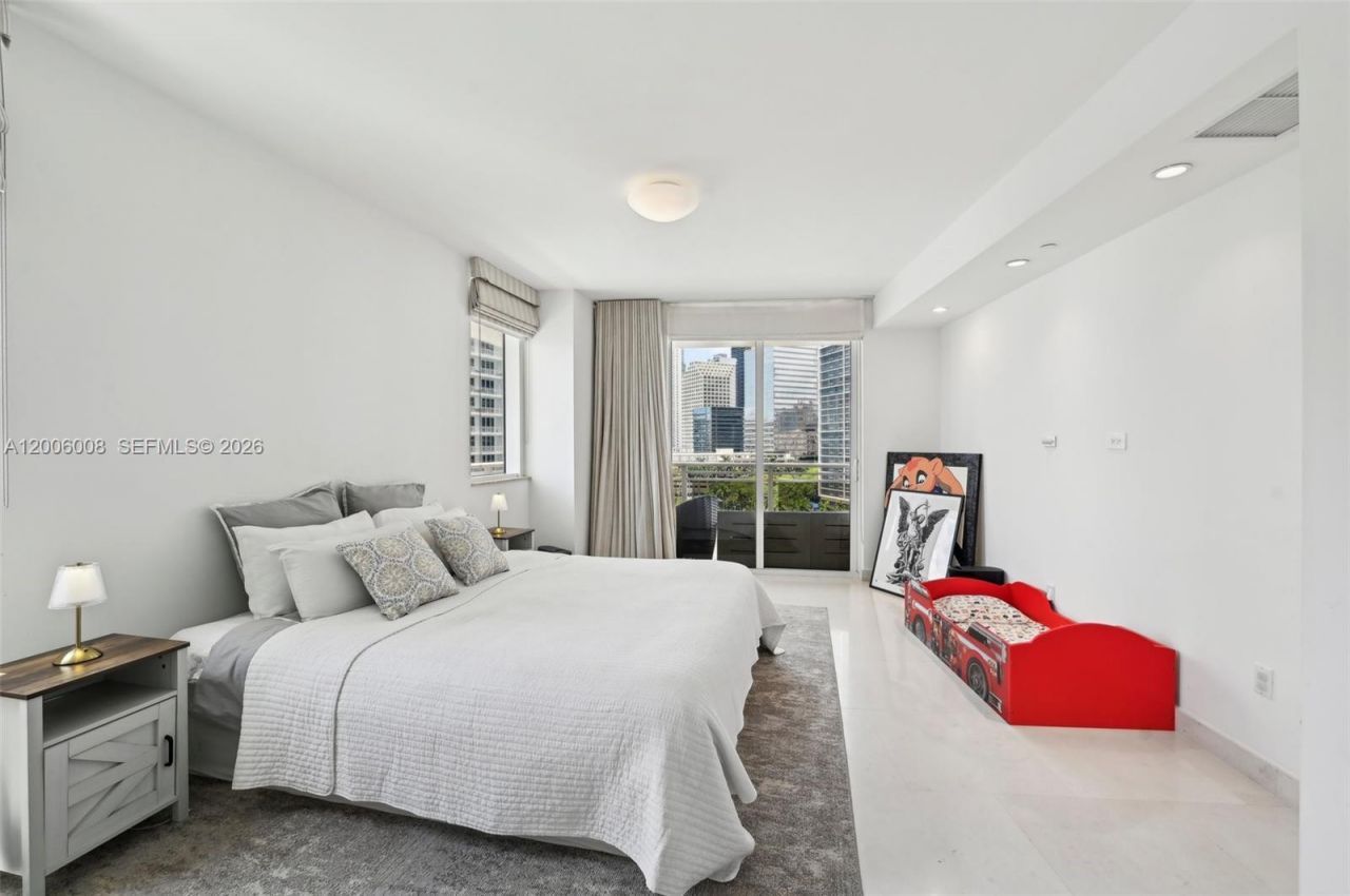 901 Brickell Key Blvd, Unit 1009, Miami, FL 33131 Photo