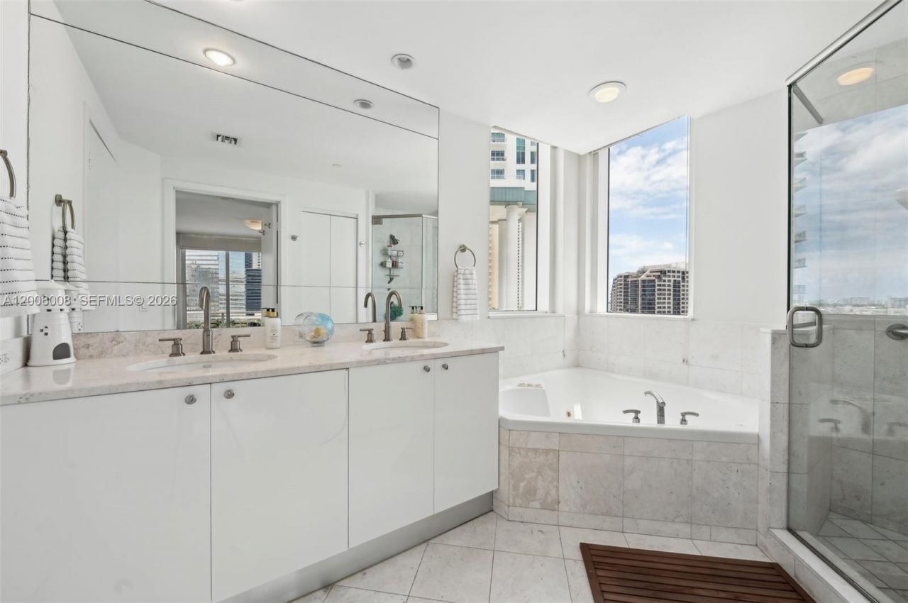901 Brickell Key Blvd , Unit 1009, Miami, FL 33131 Photo