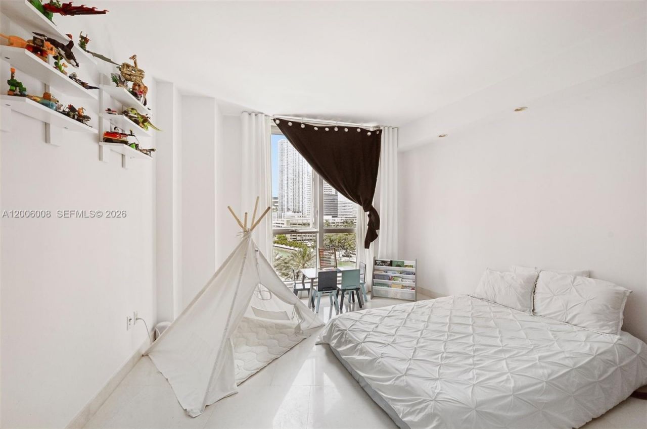 901 Brickell Key Blvd , Unit 1009, Miami, FL 33131 Photo