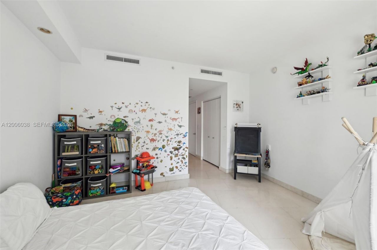 901 Brickell Key Blvd , Unit 1009, Miami, FL 33131 Photo