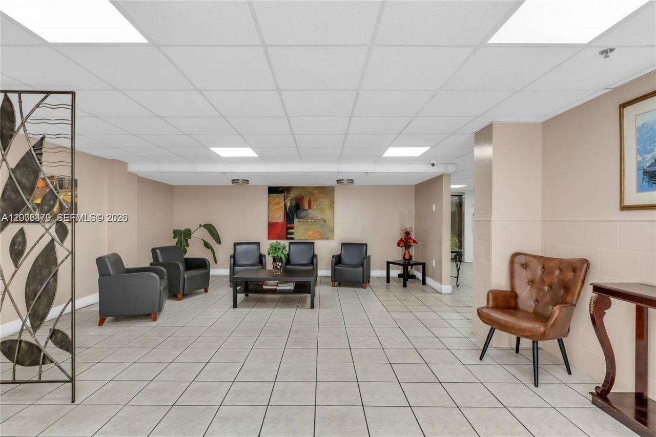 5055 NW 7th St, Unit 504, Miami, FL 33126 Photo