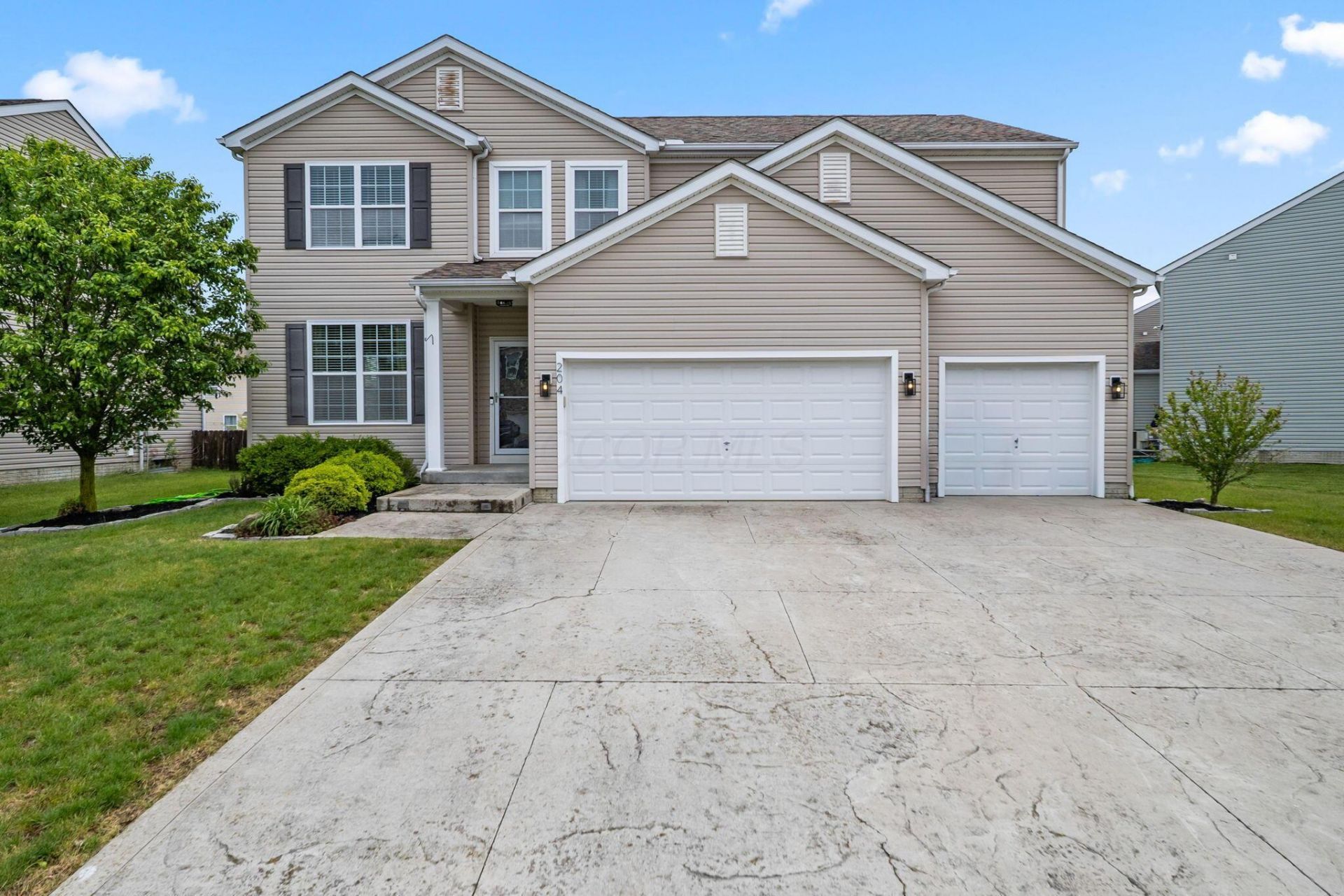 204 Honey Locust Lane , Commercial Point, OH 43116 Main Photo
