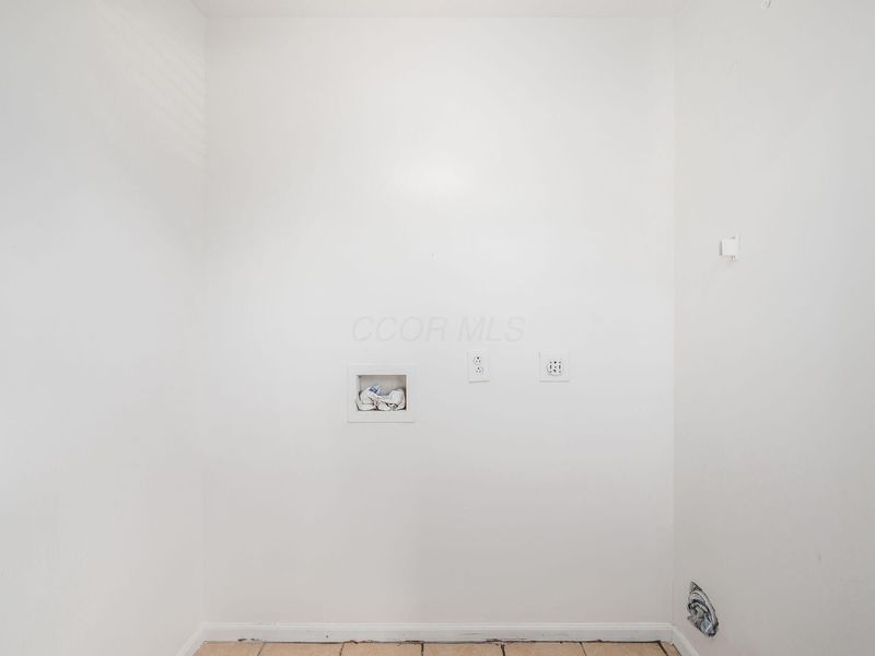 1211 Rivercrest Drive S, Unit E, Delaware, OH 43015 Photo 11