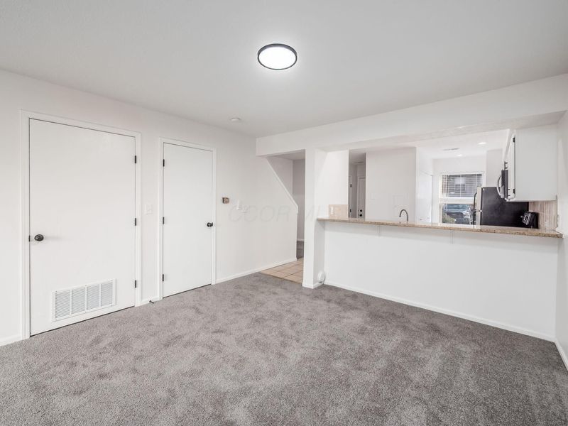 1211 Rivercrest Drive S, Unit E, Delaware, OH 43015 Photo 13