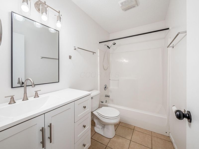 1211 Rivercrest Drive S, Unit E, Delaware, OH 43015 Photo 25