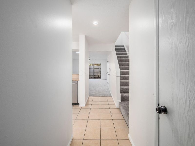 1211 Rivercrest Drive S, Unit E, Delaware, OH 43015 Photo 3