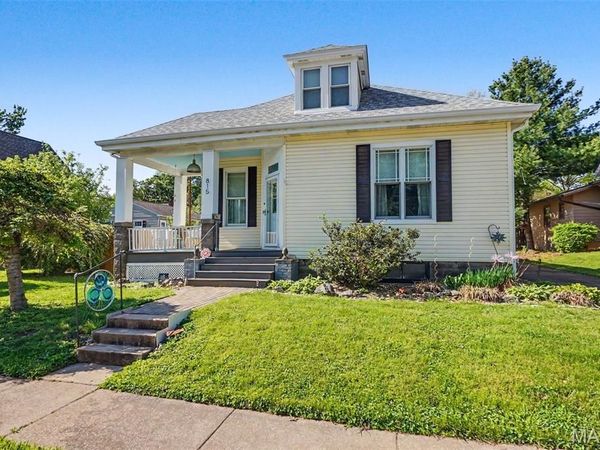 815 Adams Street, St Charles, MO 63301