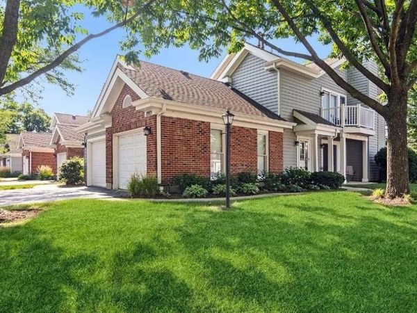 1955 N Stillwater Road, Arlington Heights, IL 60004