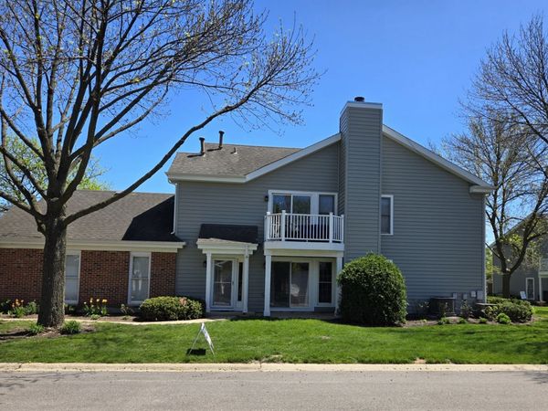 1955 N Stillwater Road, Arlington Heights, IL 60004