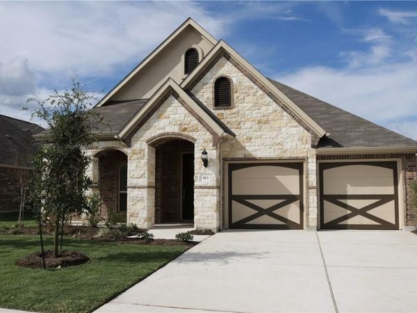 913 Wolcott DR , Leander, TX 78641