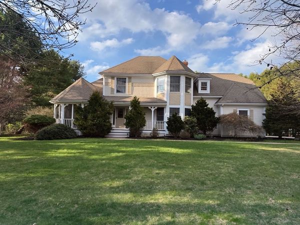 845 Emerson Gardens, Lexington, MA 02420
