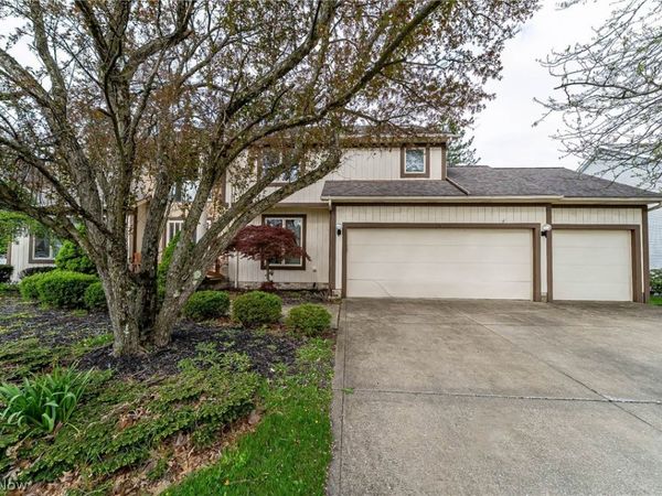 368 Leverett Lane , Highland Heights, OH 44143