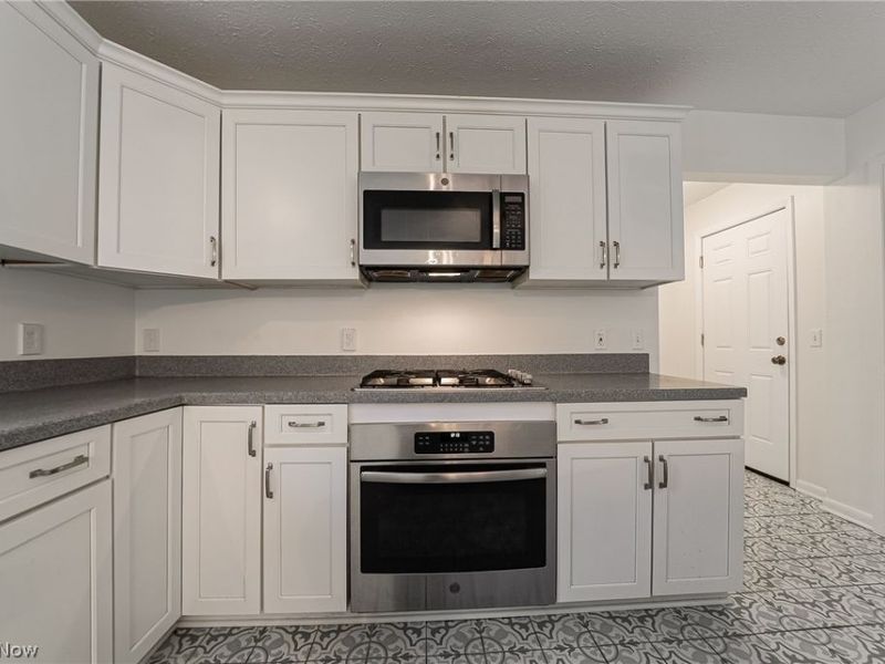 368 Leverett Lane , Highland Heights, OH 44143 Photo 10