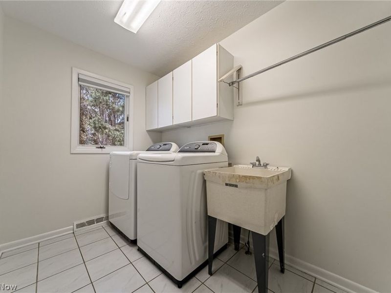 368 Leverett Lane , Highland Heights, OH 44143 Photo 14