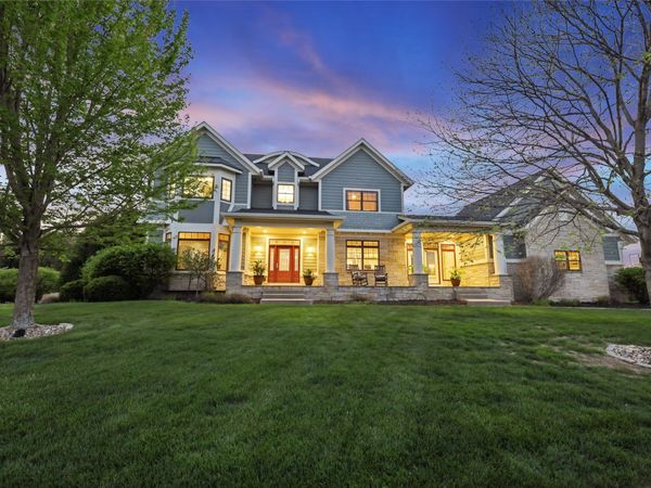 9135 NW 72nd Circle, Johnston, IA 50131