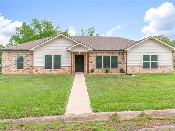 1024 Monte Carlo , Grand Saline, TX 75140